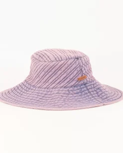 Sessùn Kahana hat