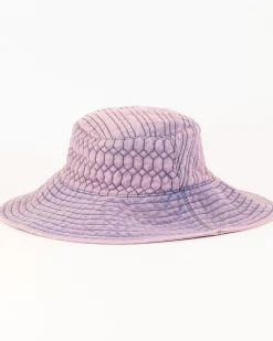 Sessùn Kahana hat